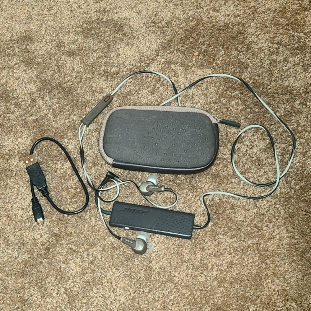 BOSE Quiet Comfort Headphones